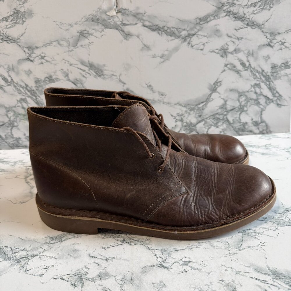Clarks Men 11 Shepton Chukka Boots Brown Leather Lace Up Ankle Shoe CREASING
